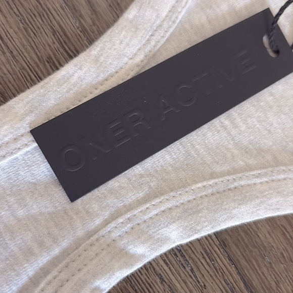 NWT [Oner Active] Fitted Racerback Cropped Light Grey Tank Top Women’s X-Large - Picture 10 of 15